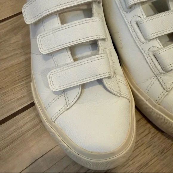 Veja RECIFE LEATHER Sneakers - Picture 5 of 12